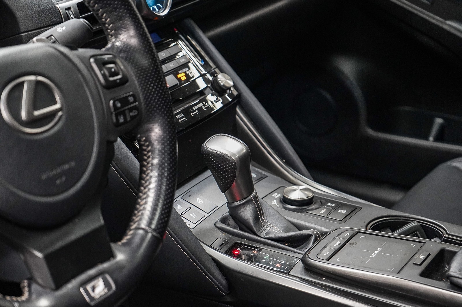 Thumbnail: 2022 Lexus IS - 24