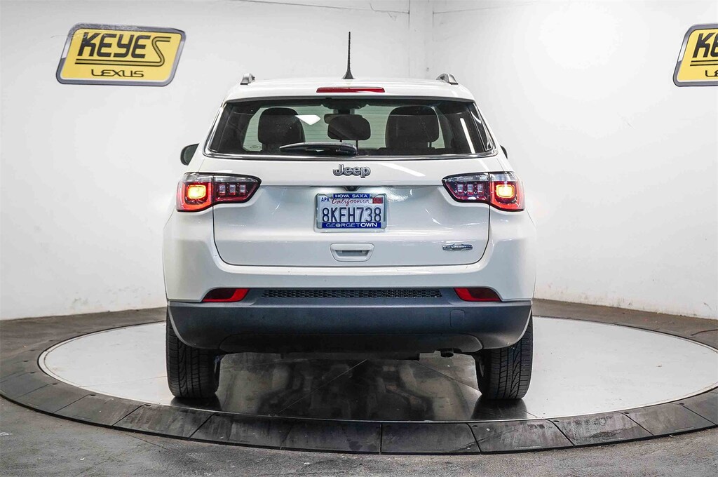 Used 2019 Jeep Compass Latitude w/Sun/Wheel Pkg SUV