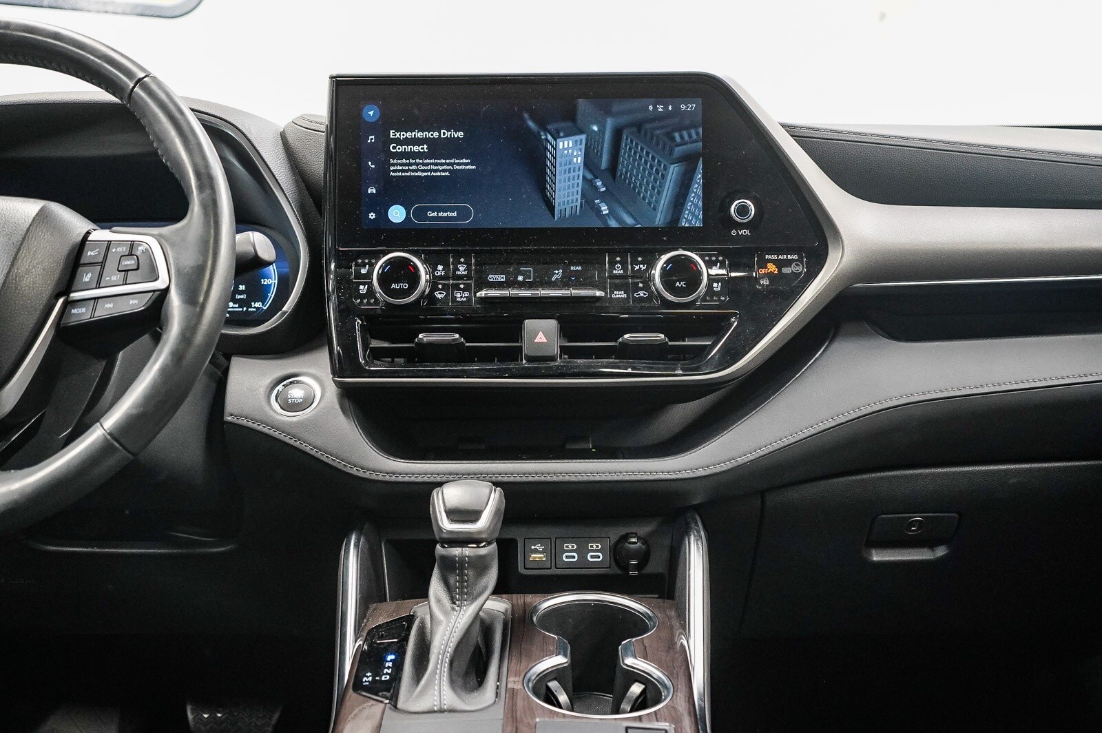 Thumbnail: 2023 Toyota Highlander - 13