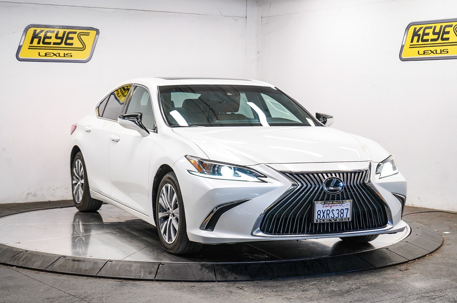 Thumbnail: 2021 Lexus ES - 5