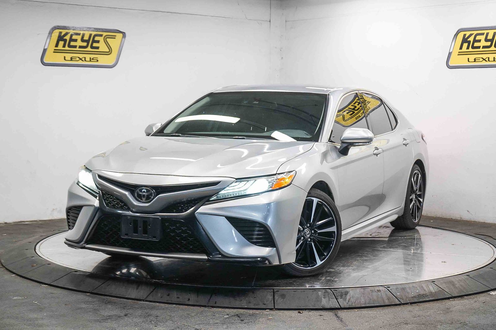 2020 Toyota Camry XSE -
                  Van Nuys, CA