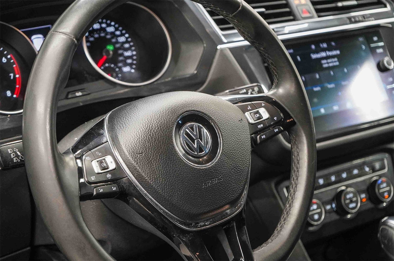 Thumbnail: 2020 Volkswagen Tiguan - 20