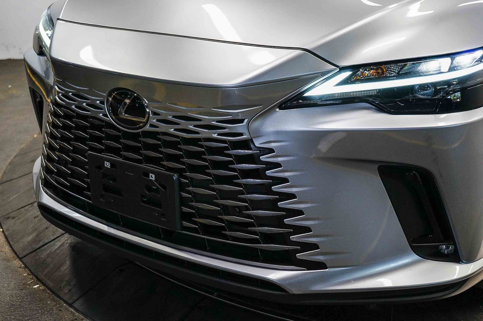 Thumbnail: 2024 Lexus RX - 7