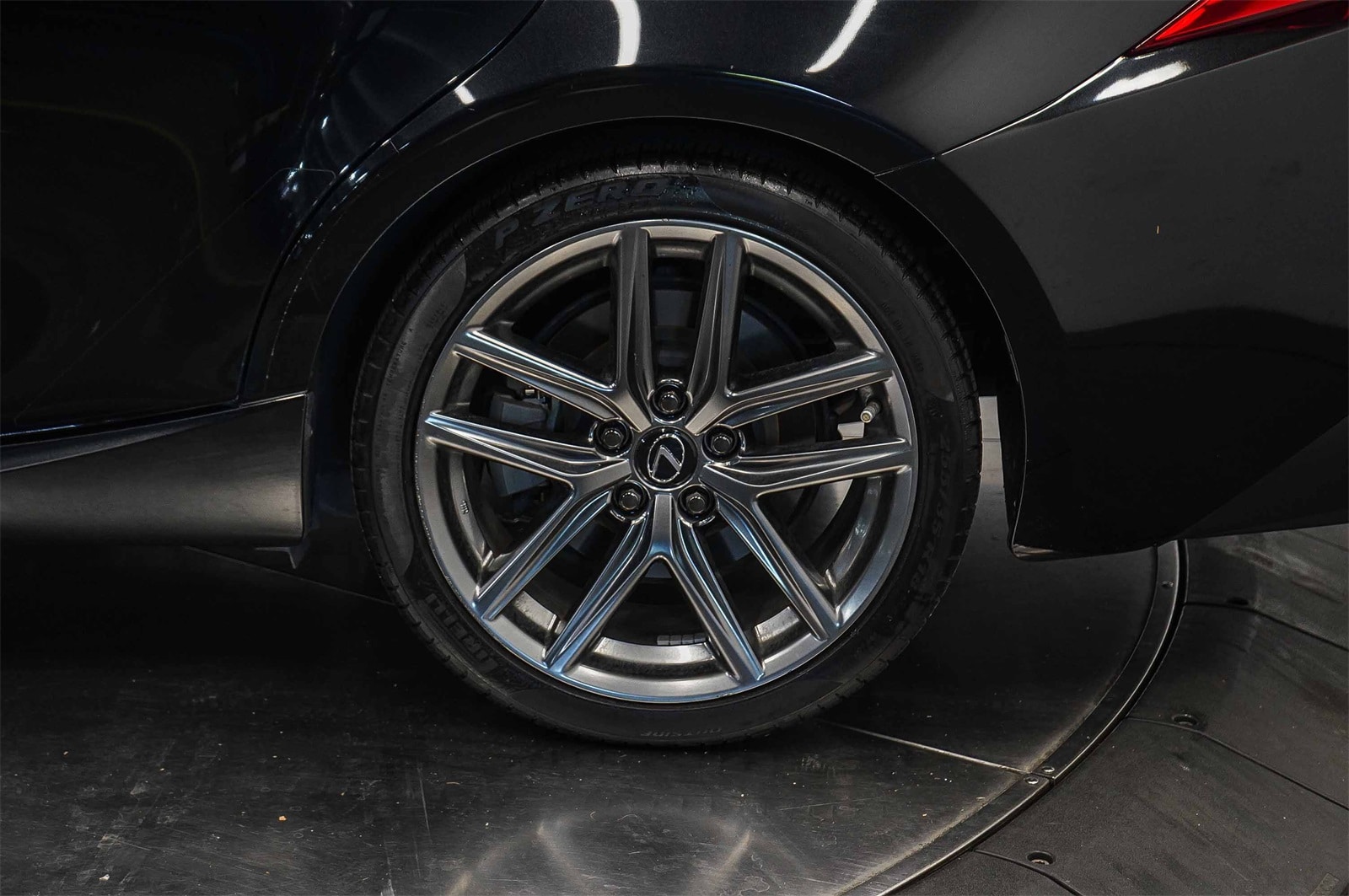 Thumbnail: 2019 Lexus IS - 10