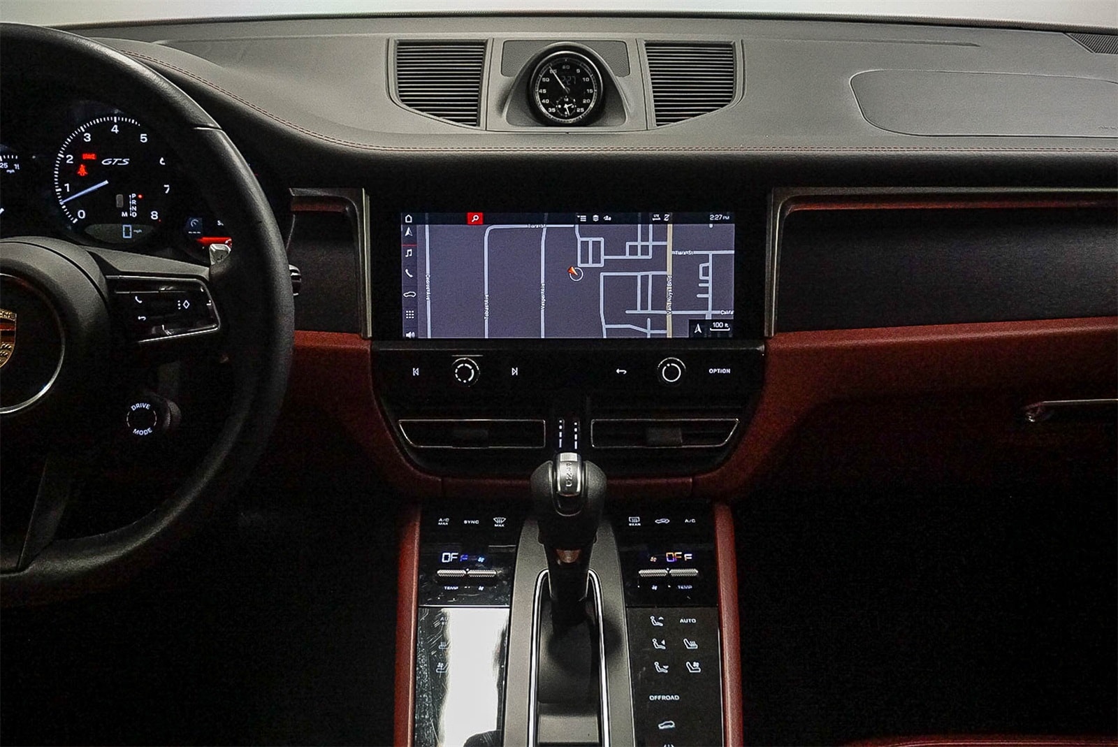 Thumbnail: 2023 Porsche Macan - 14