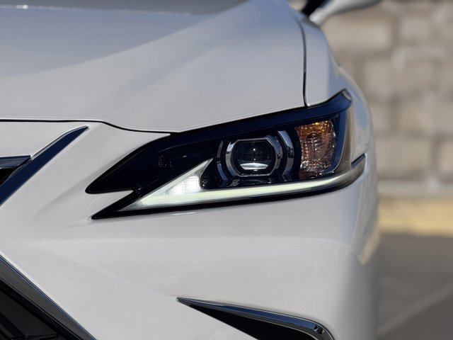 Thumbnail: 2025 Lexus ES - 8