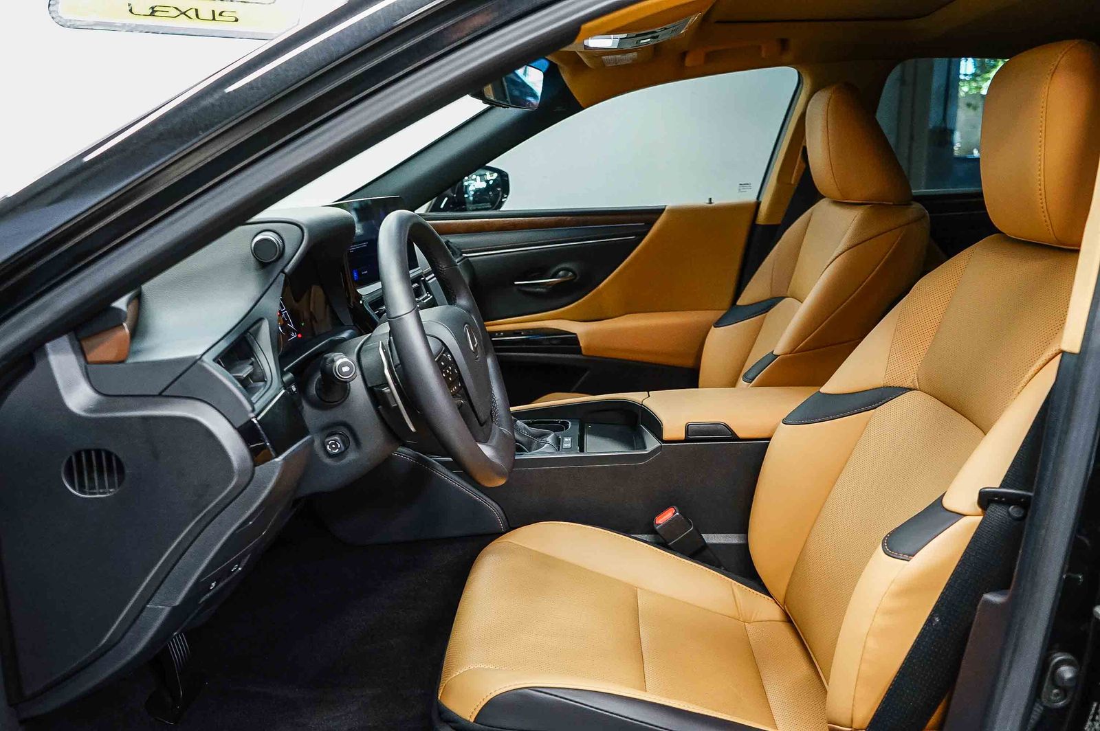 Thumbnail: 2025 Lexus ES - 16