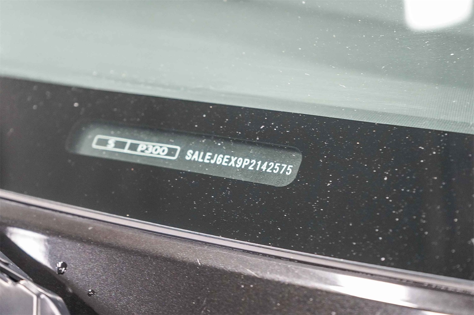 Thumbnail: 2023 Land Rover Defender - 27