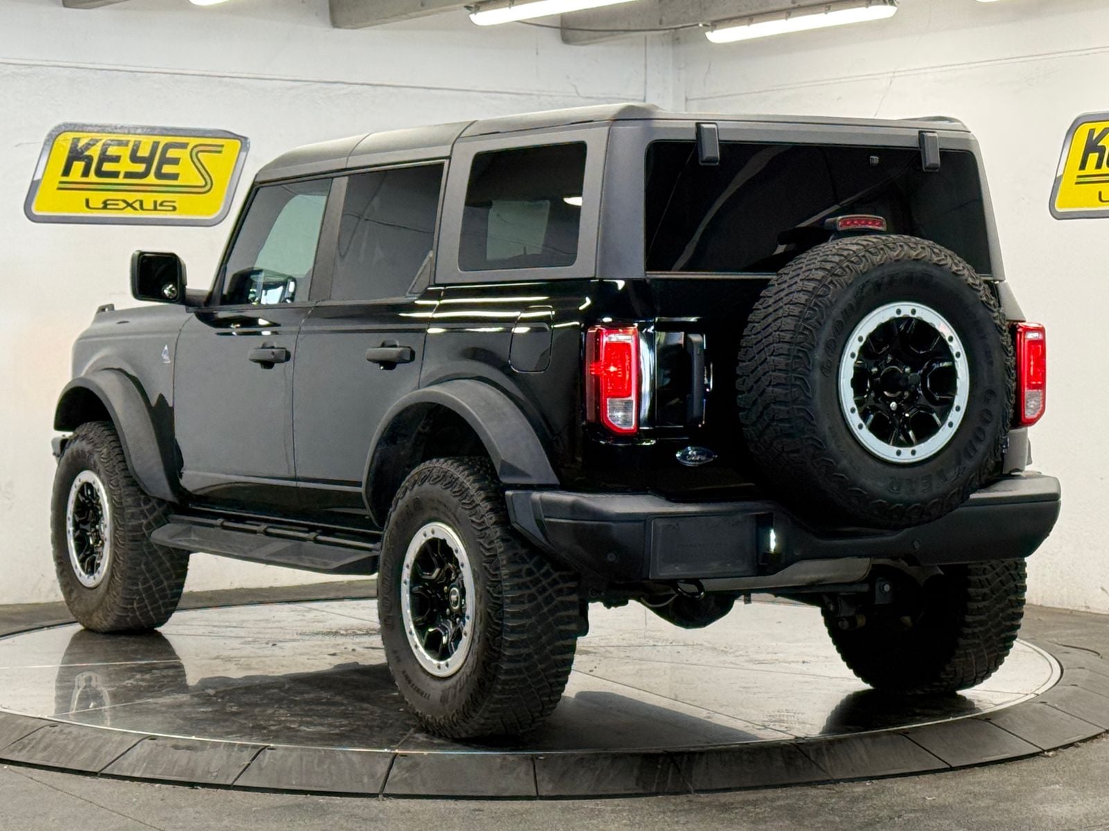 Thumbnail: 2023 Ford Bronco - 3