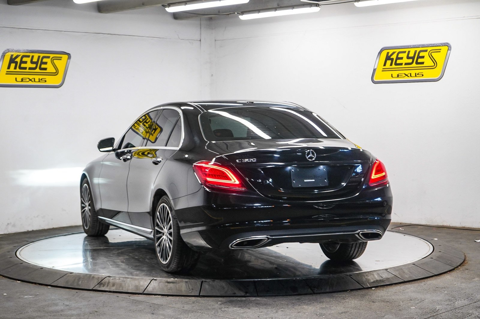 Thumbnail: 2019 Mercedes-Benz C-Class - 2