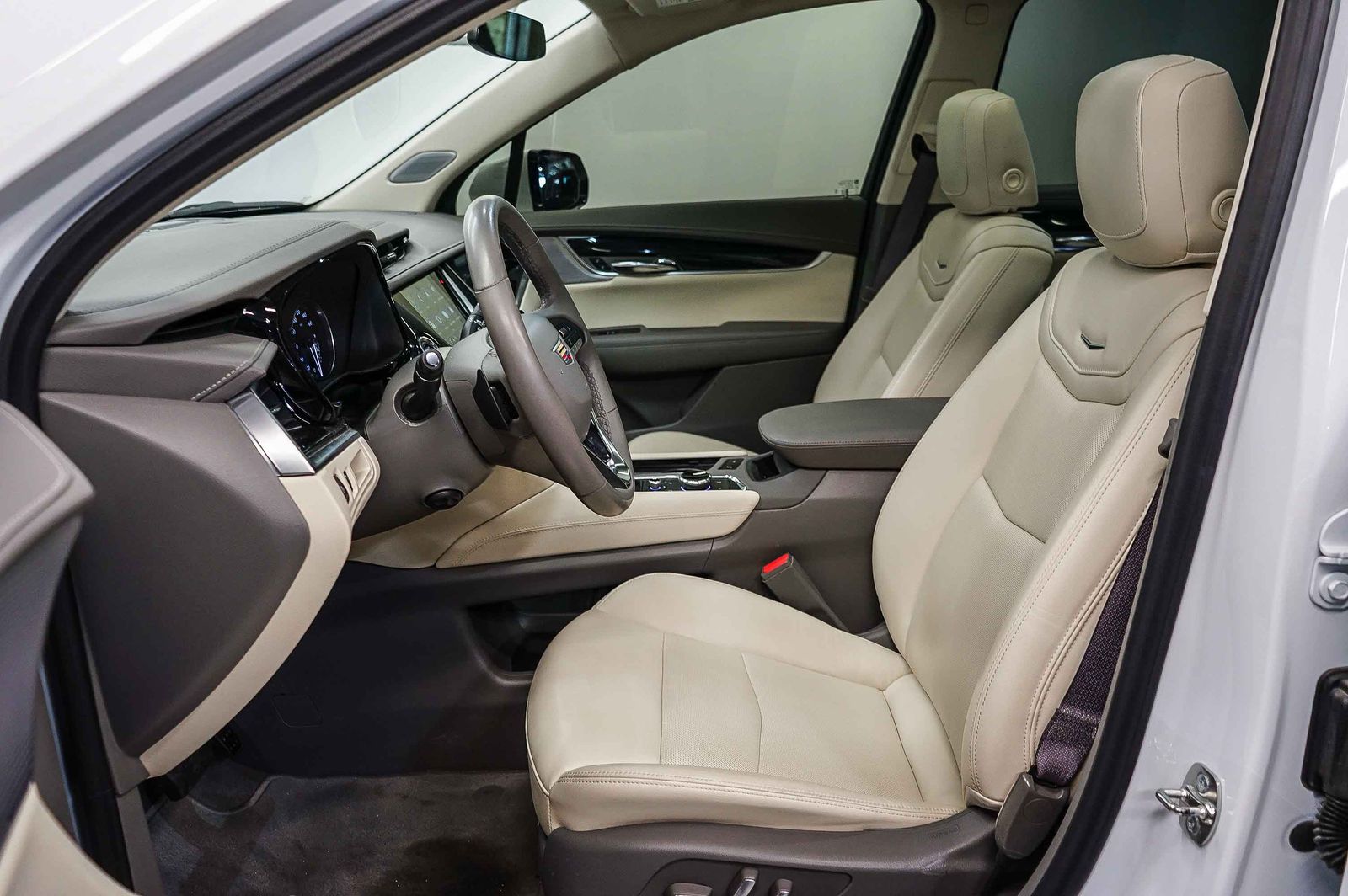 Thumbnail: 2024 Cadillac XT6 - 15
