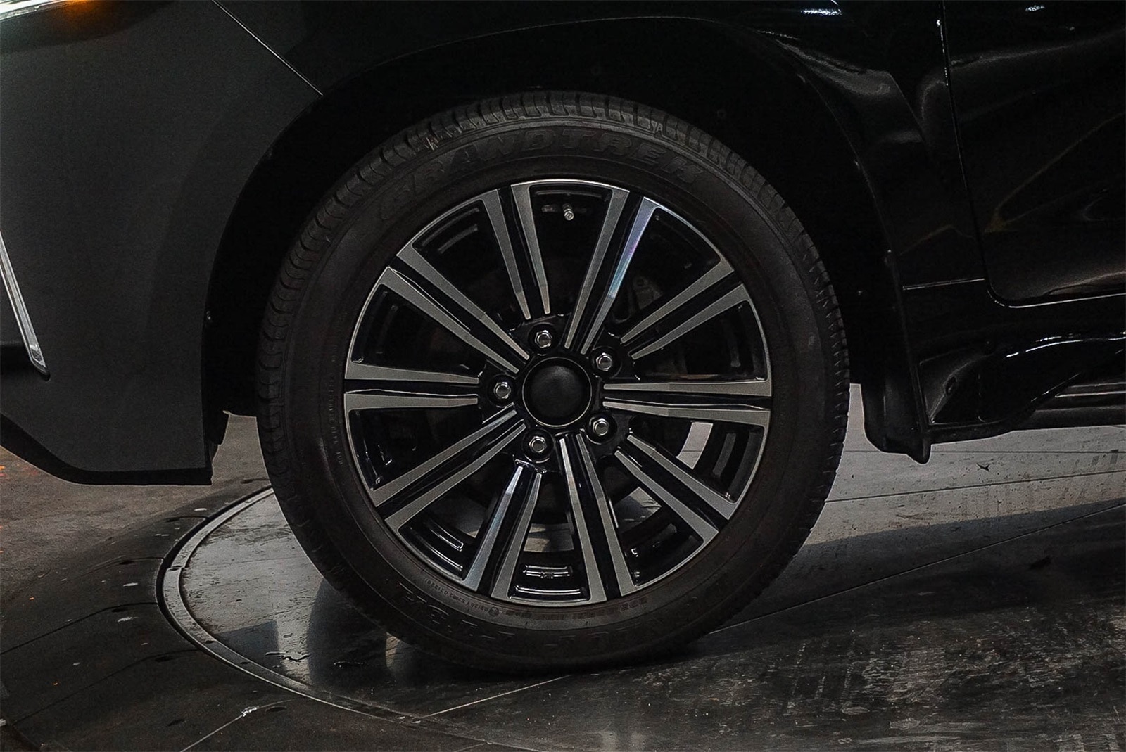 Thumbnail: 2021 Lexus LX - 9