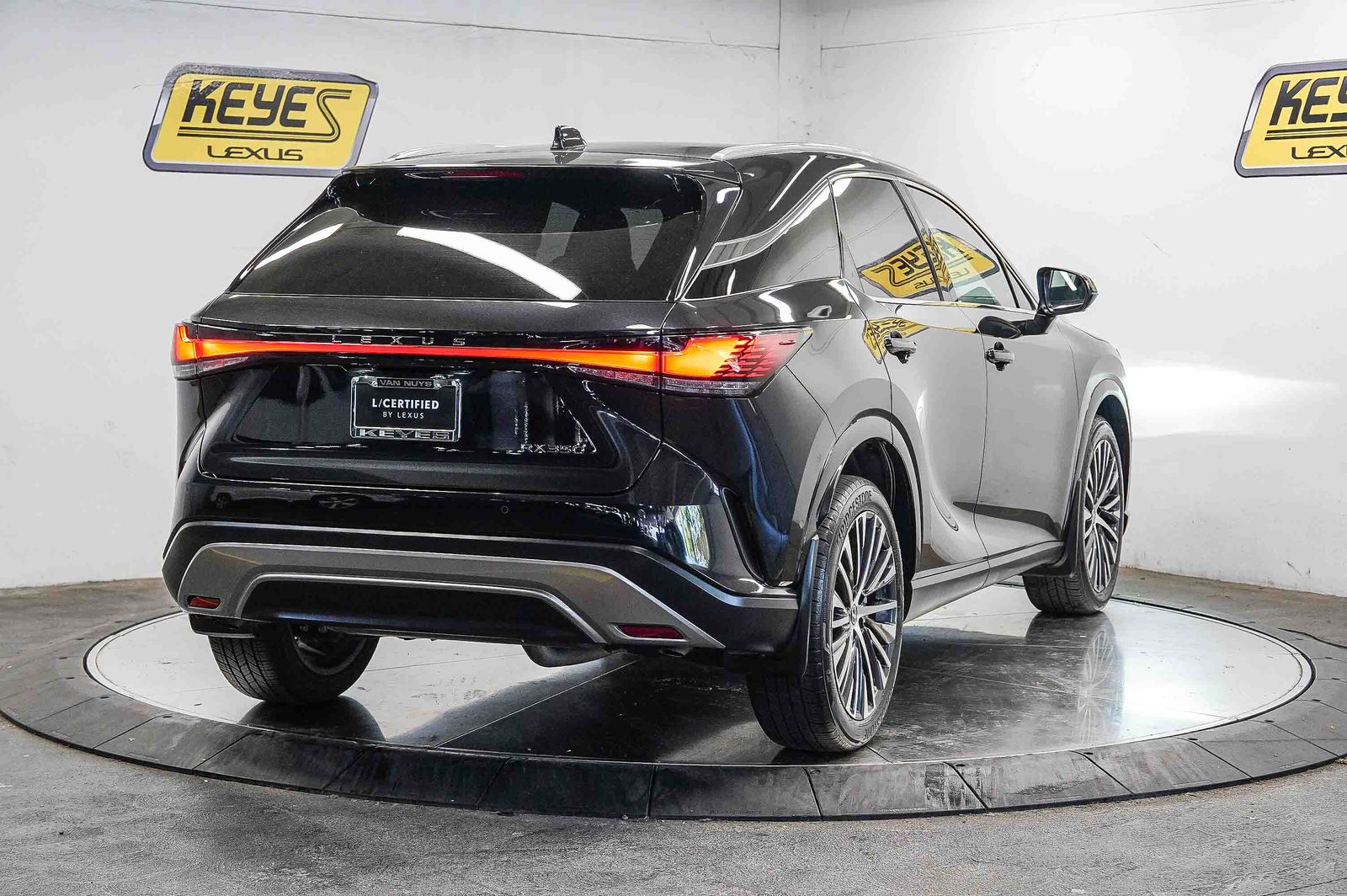 Thumbnail: 2024 Lexus RX - 3