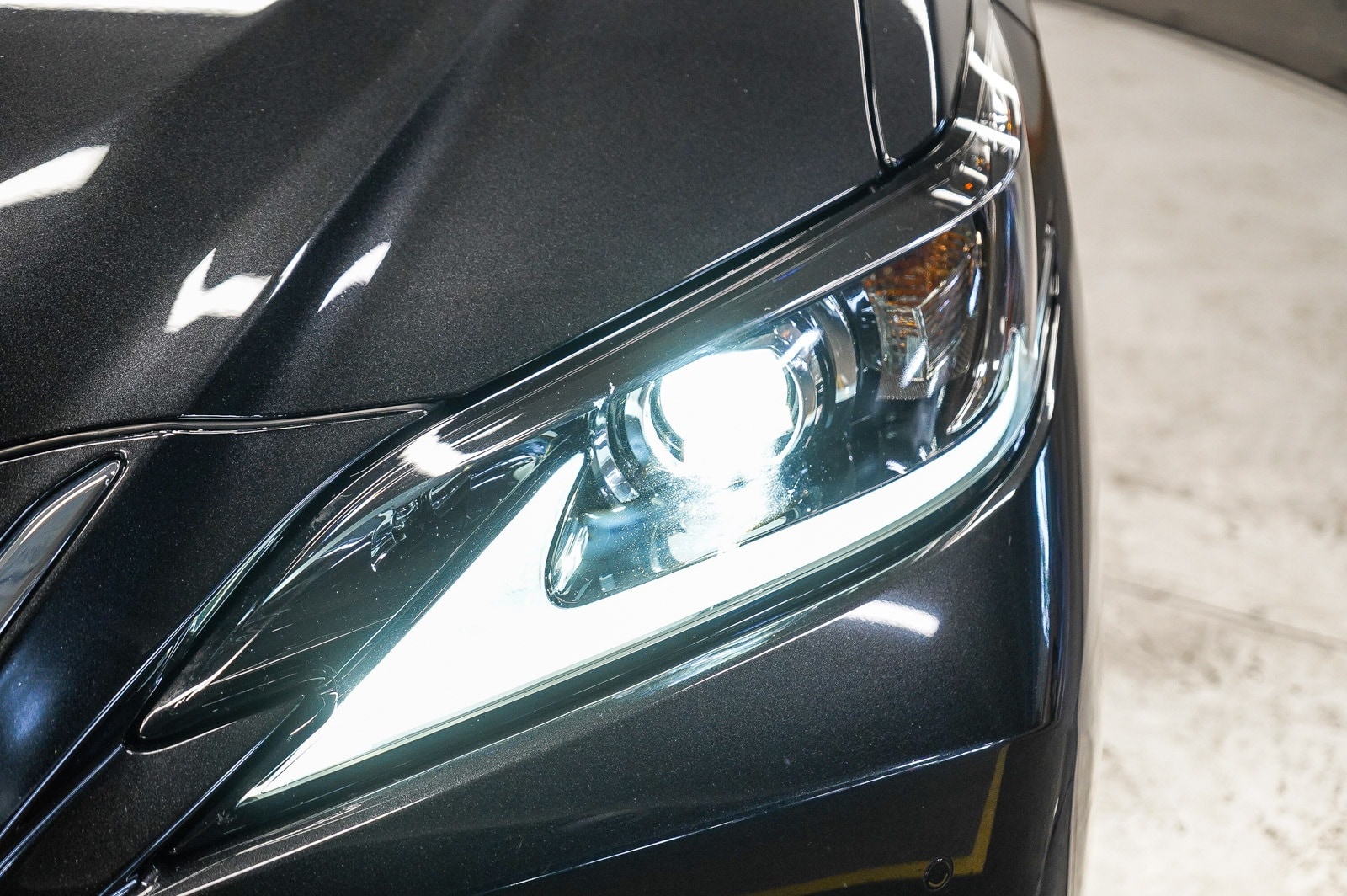 Thumbnail: 2025 Lexus ES - 7