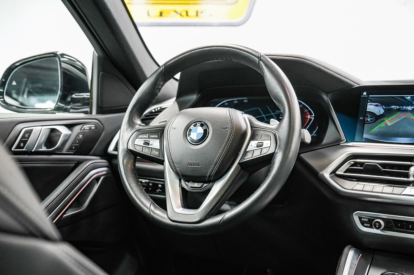 Thumbnail: 2023 BMW X6 - 15