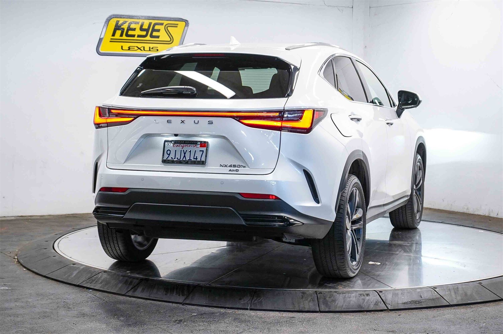 2024 Lexus NX 350 Luxury photo 4