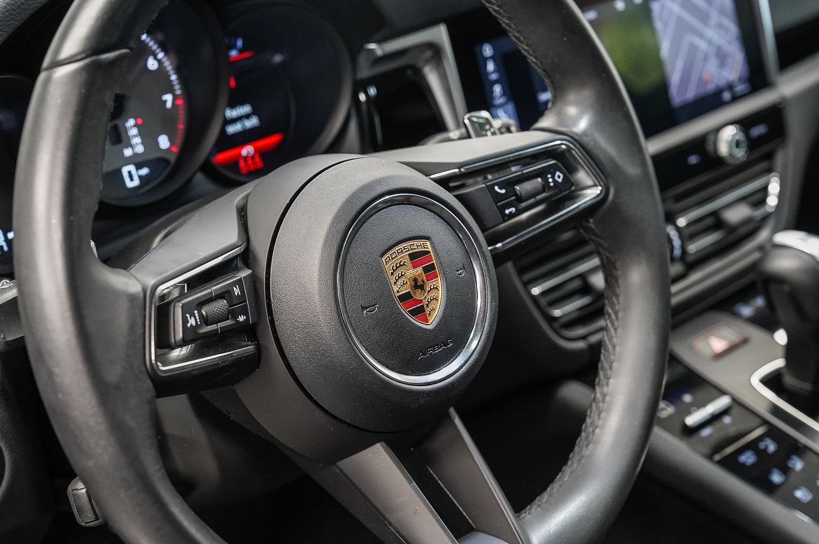 Thumbnail: 2023 Porsche Macan - 20