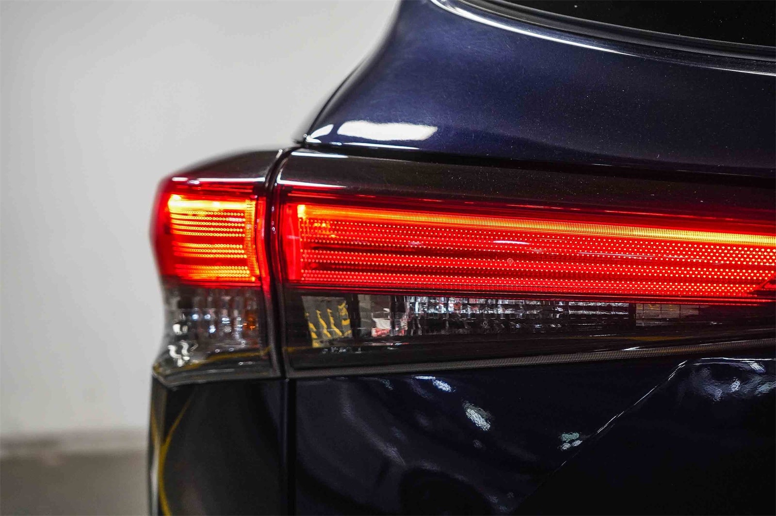 Thumbnail: 2022 Toyota Highlander - 11