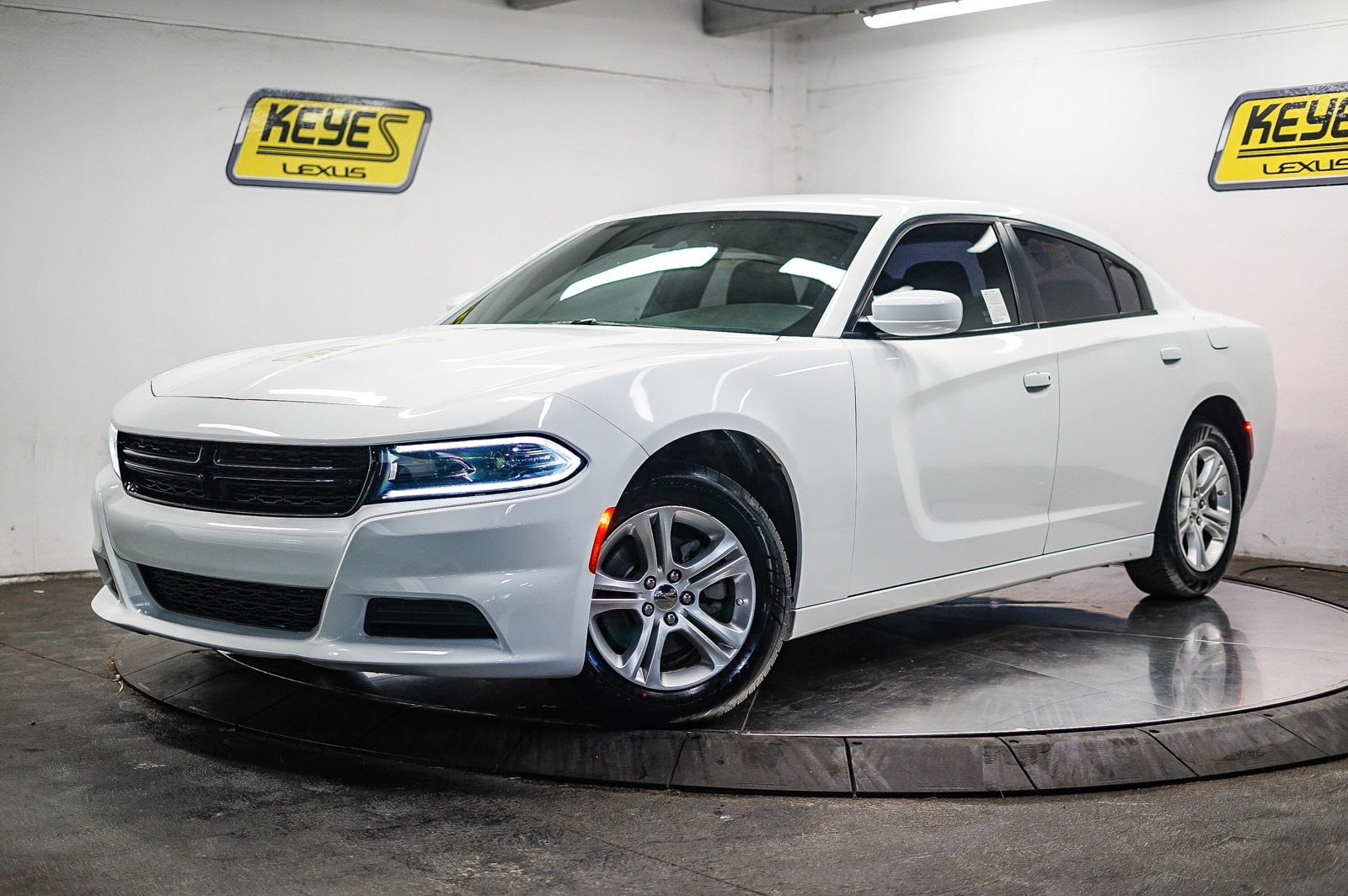 2022 Dodge Charger SXT -
                  Van Nuys, CA