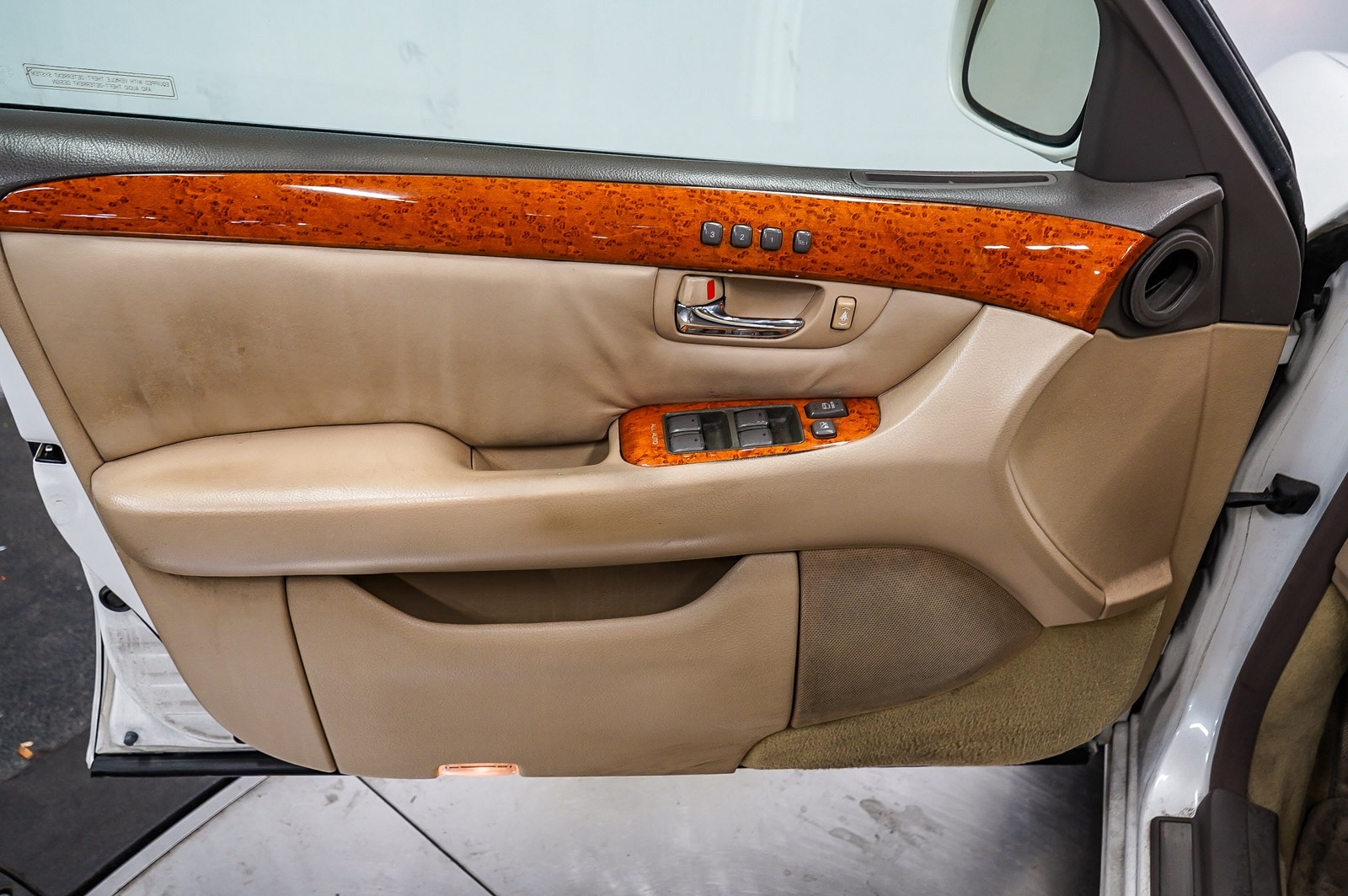 Thumbnail: 2005 Lexus LS - 22