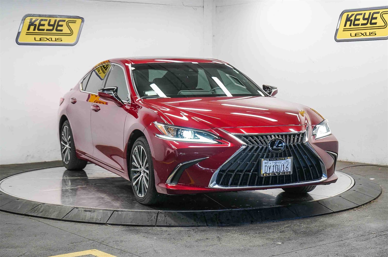 Thumbnail: 2025 Lexus ES - 4