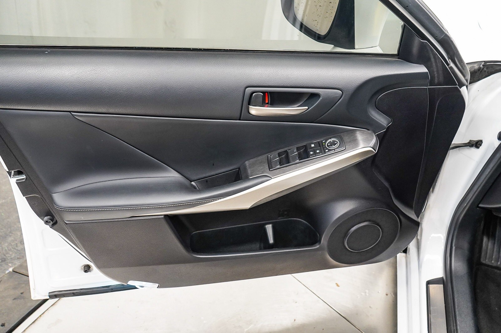 Thumbnail: 2019 Lexus IS - 22