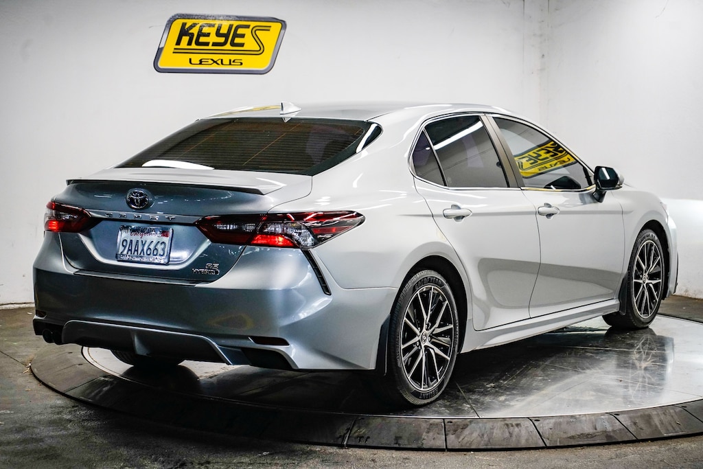Used 2022 Toyota Camry Hybrid SE Sedan