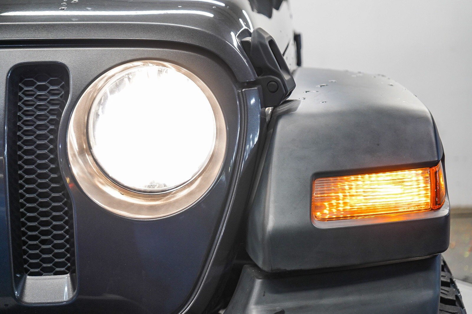 Thumbnail: 2019 Jeep Wrangler - 7