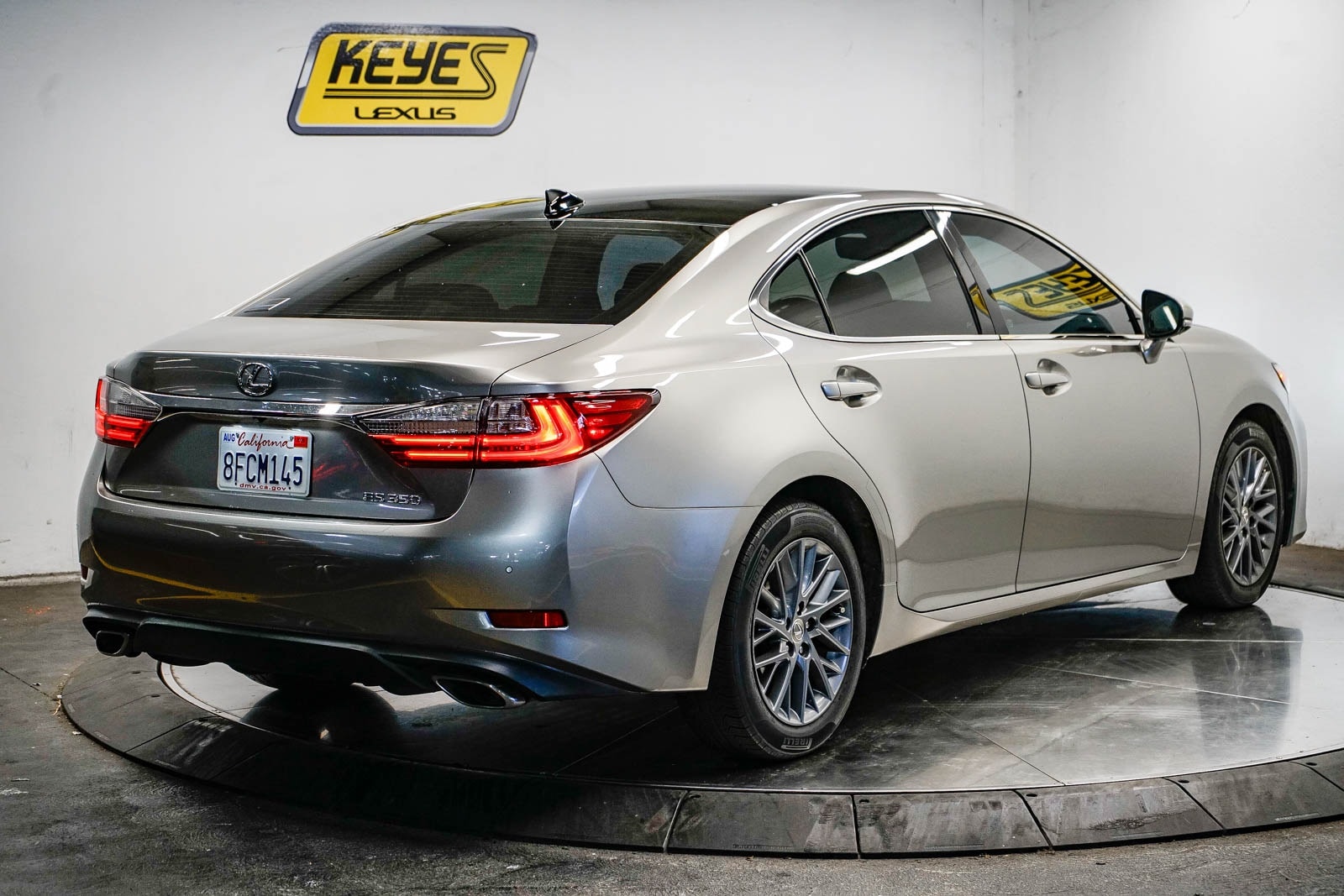 Thumbnail: 2018 Lexus ES - 4