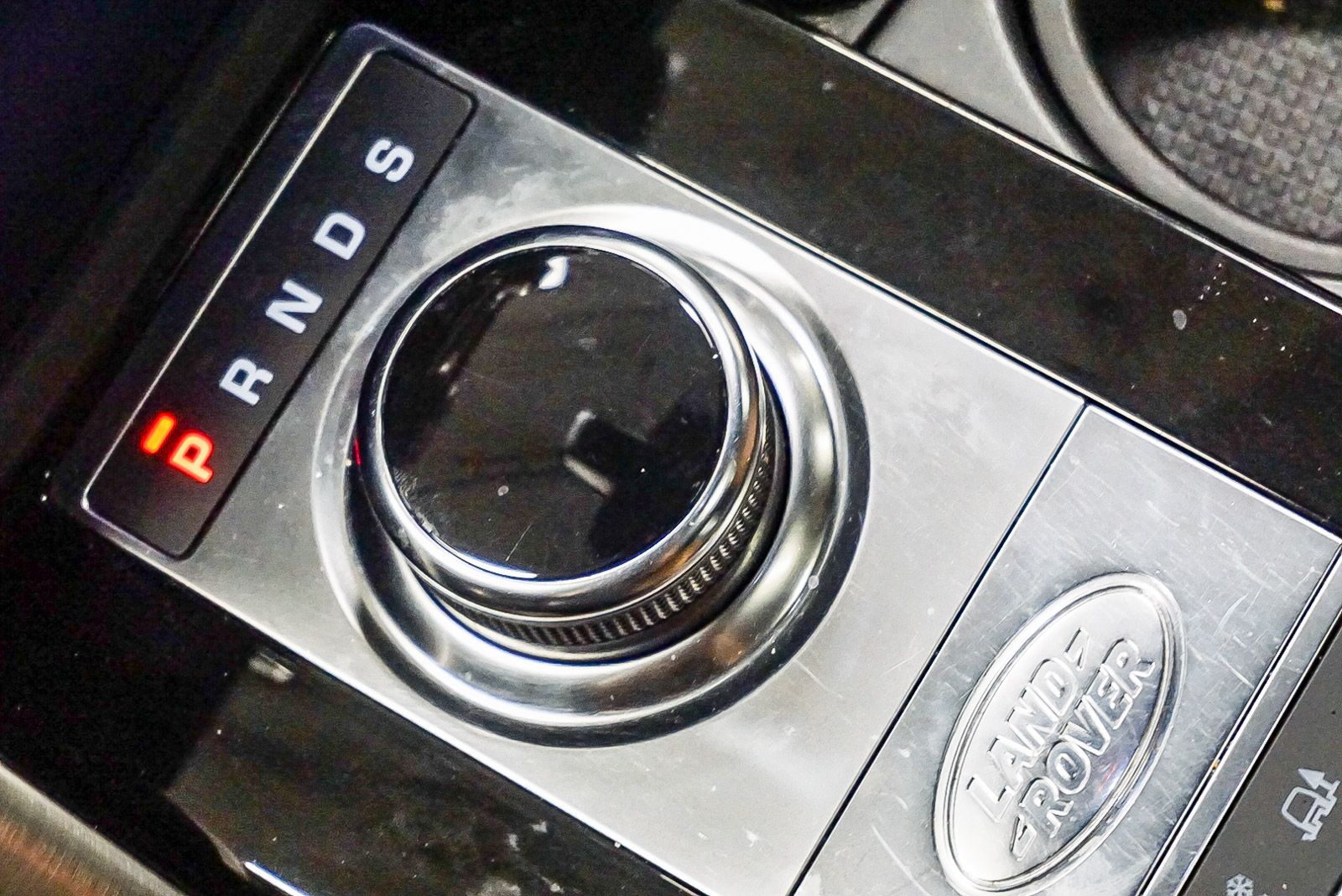 Thumbnail: 2019 Land Rover Discovery - 20