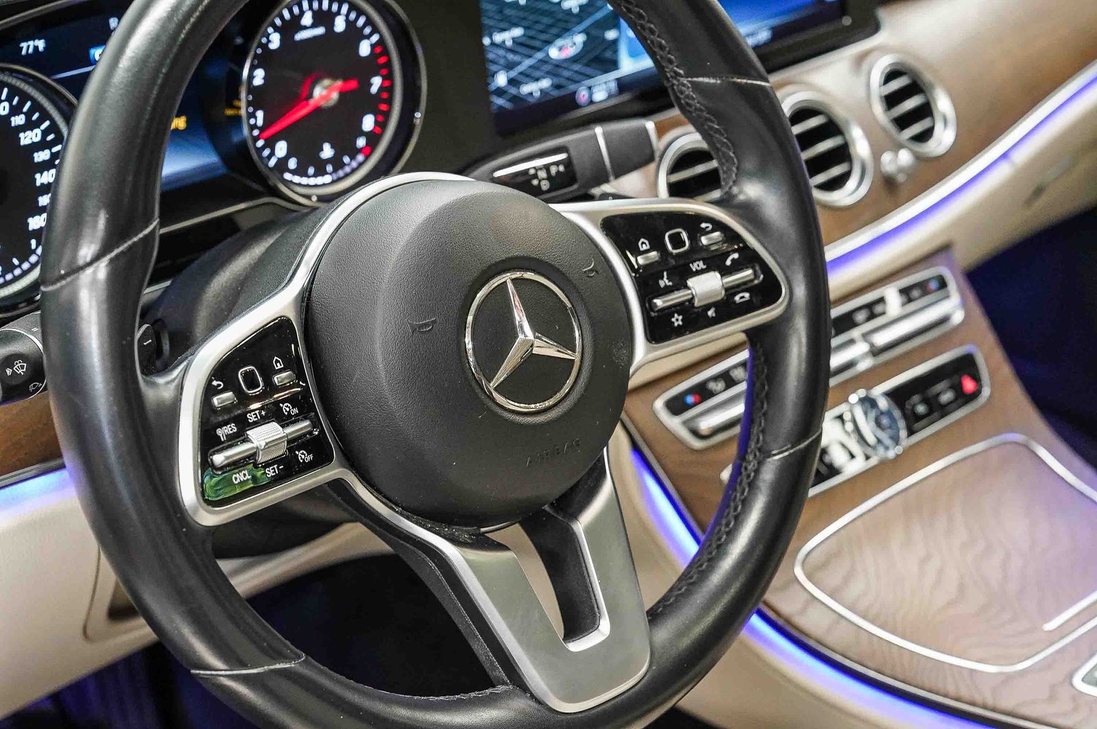 Thumbnail: 2019 Mercedes-Benz E-Class - 21