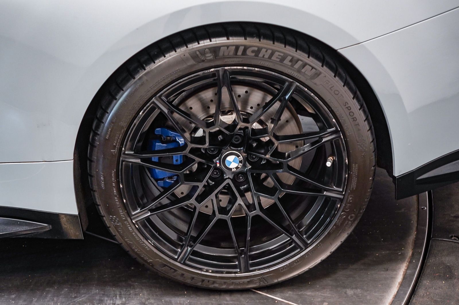 Thumbnail: 2024 BMW M4 - 9