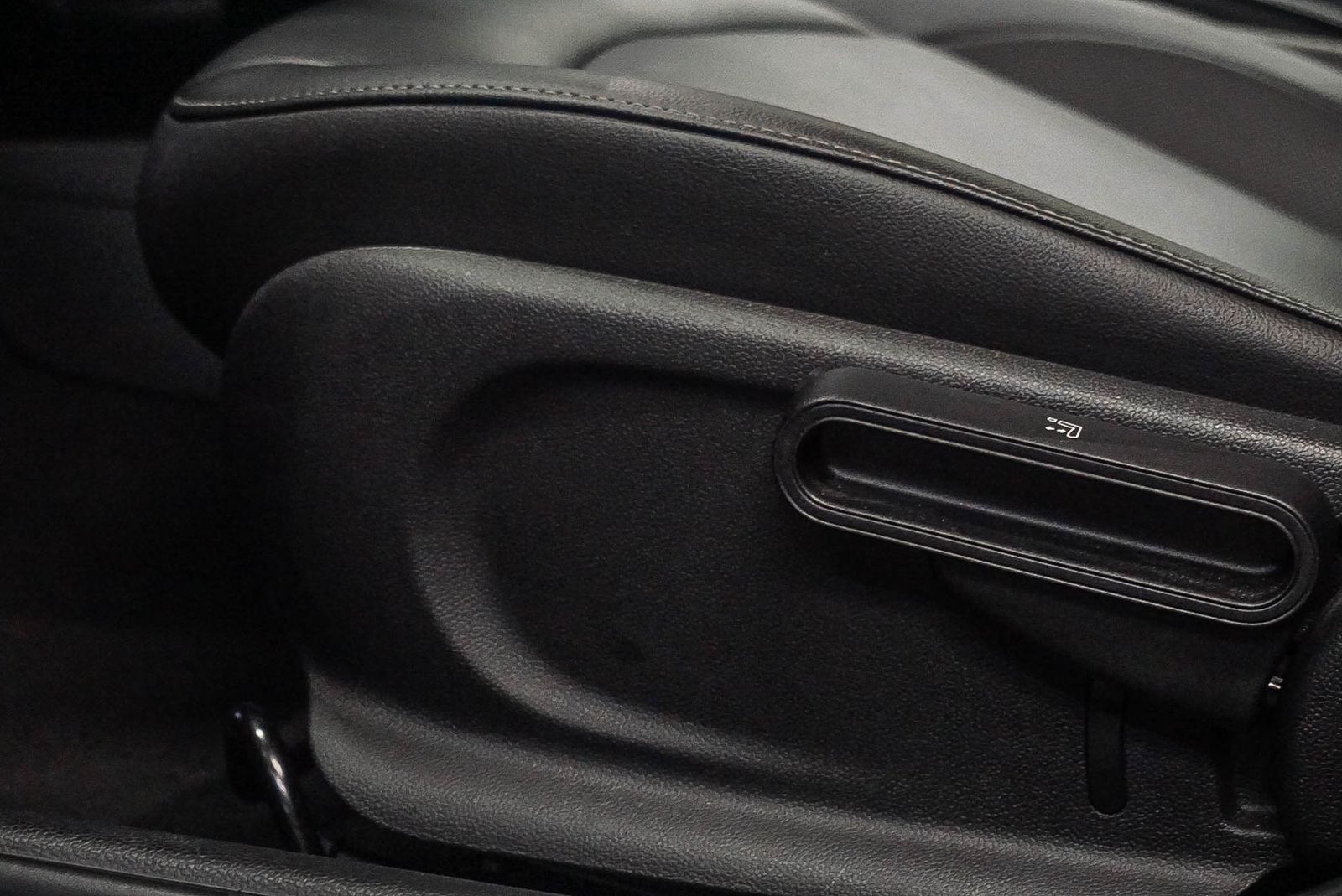 Thumbnail: 2016 MINI Cooper Hardtop - 20