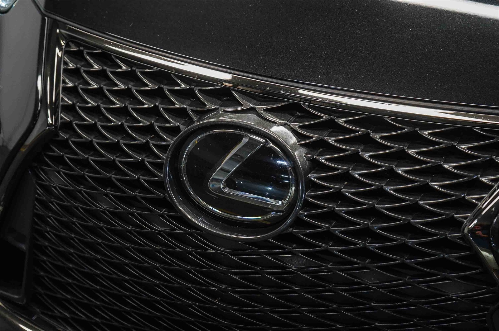 Thumbnail: 2019 Lexus IS - 8