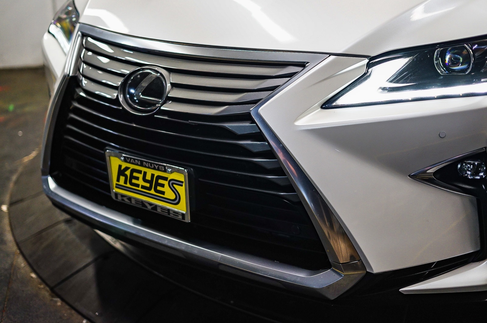 Thumbnail: 2017 Lexus RX - 8