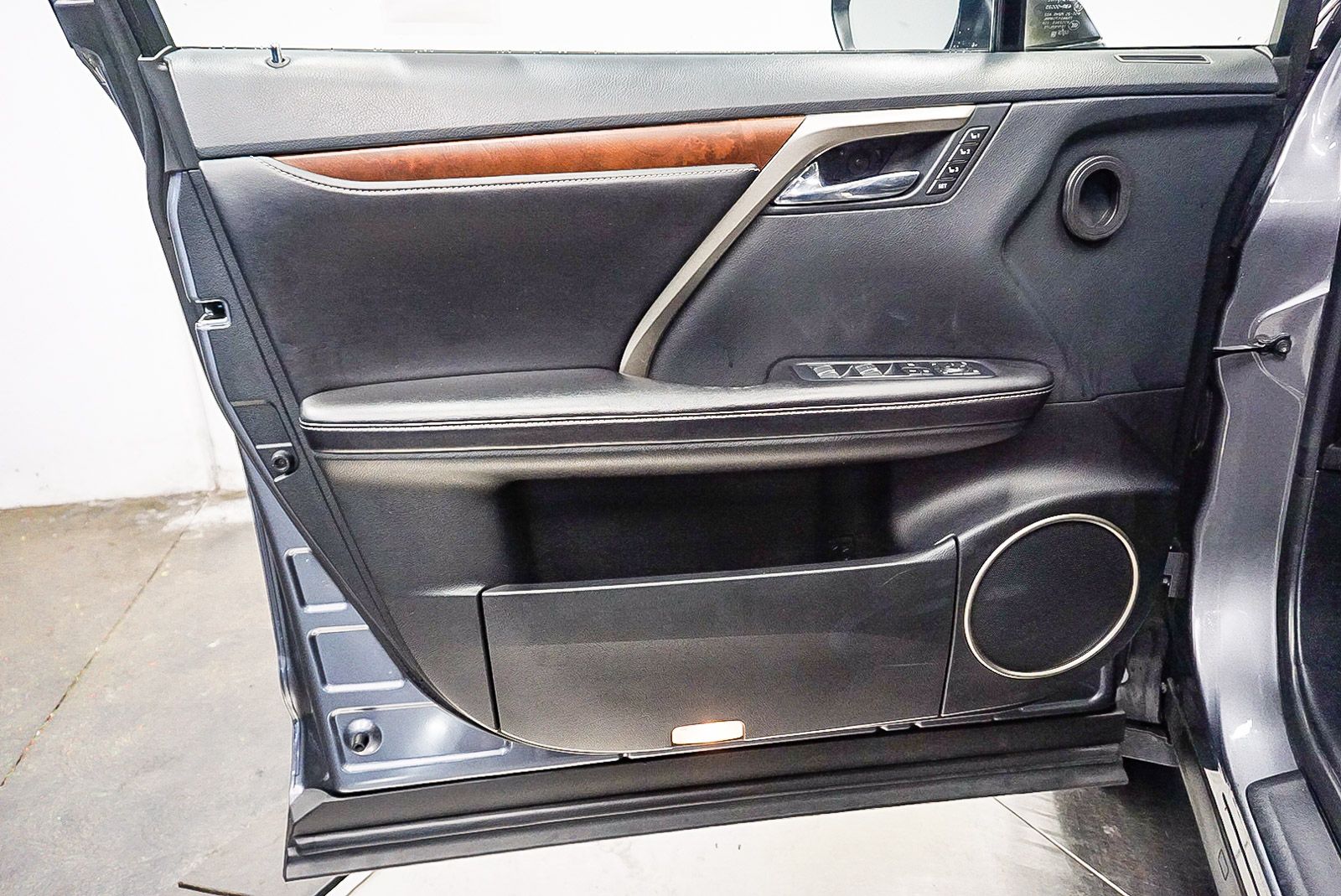 Thumbnail: 2020 Lexus RX - 23