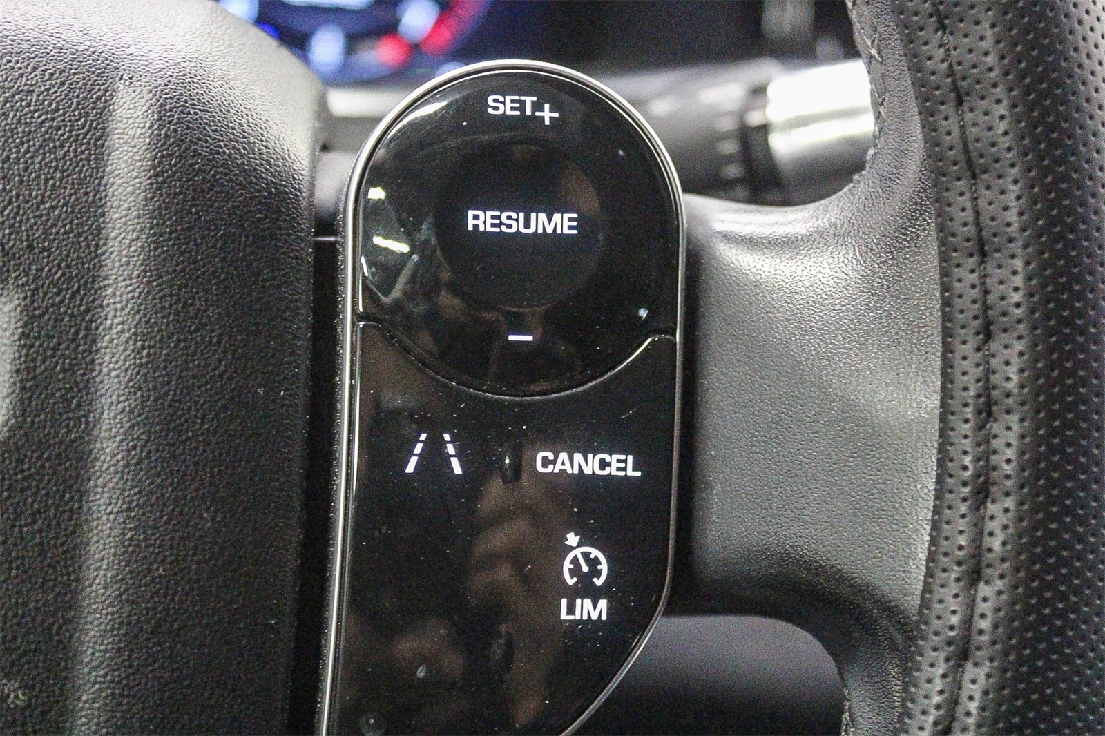 Thumbnail: 2020 Land Rover Range Rover Evoque - 25