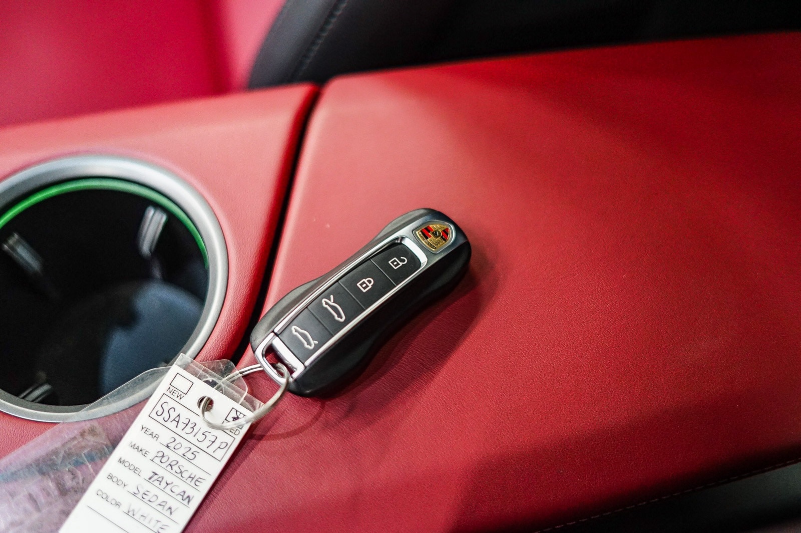 Thumbnail: 2025 Porsche Taycan - 32