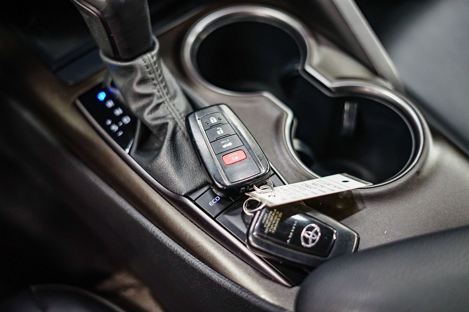 Thumbnail: 2023 Toyota Camry - 22