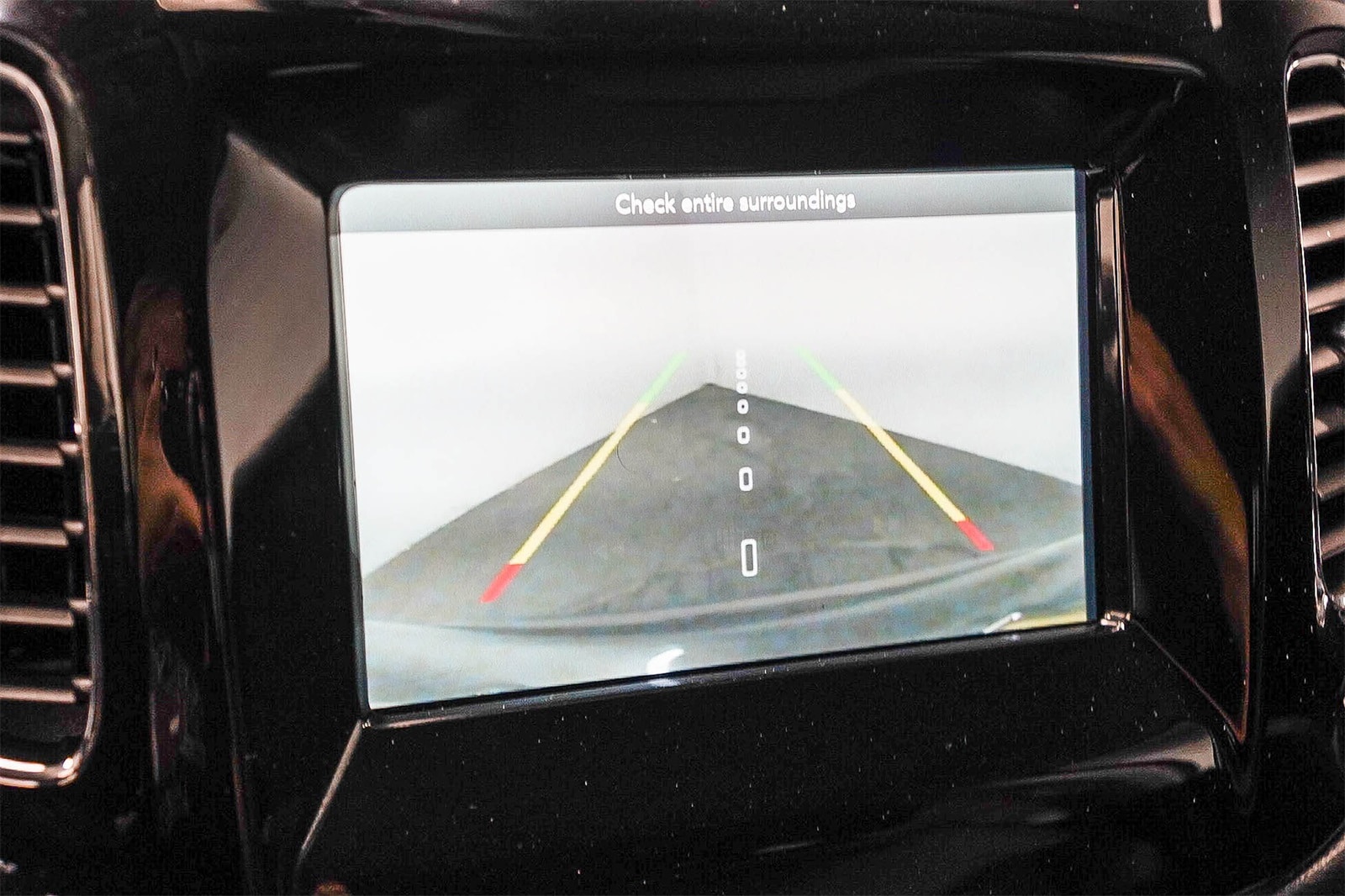 Thumbnail: 2020 Jeep Compass - 26