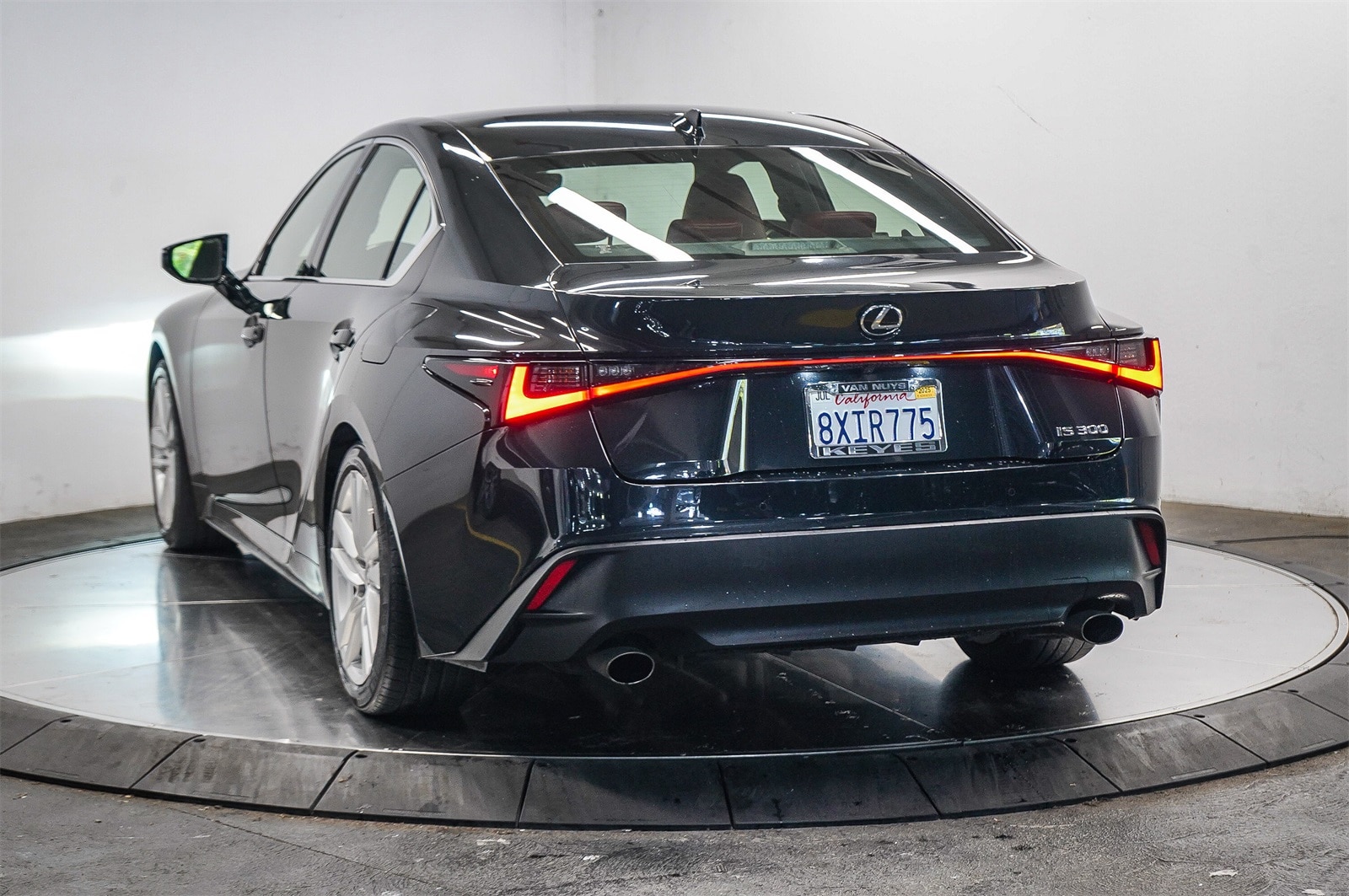 Thumbnail: 2021 Lexus IS - 2