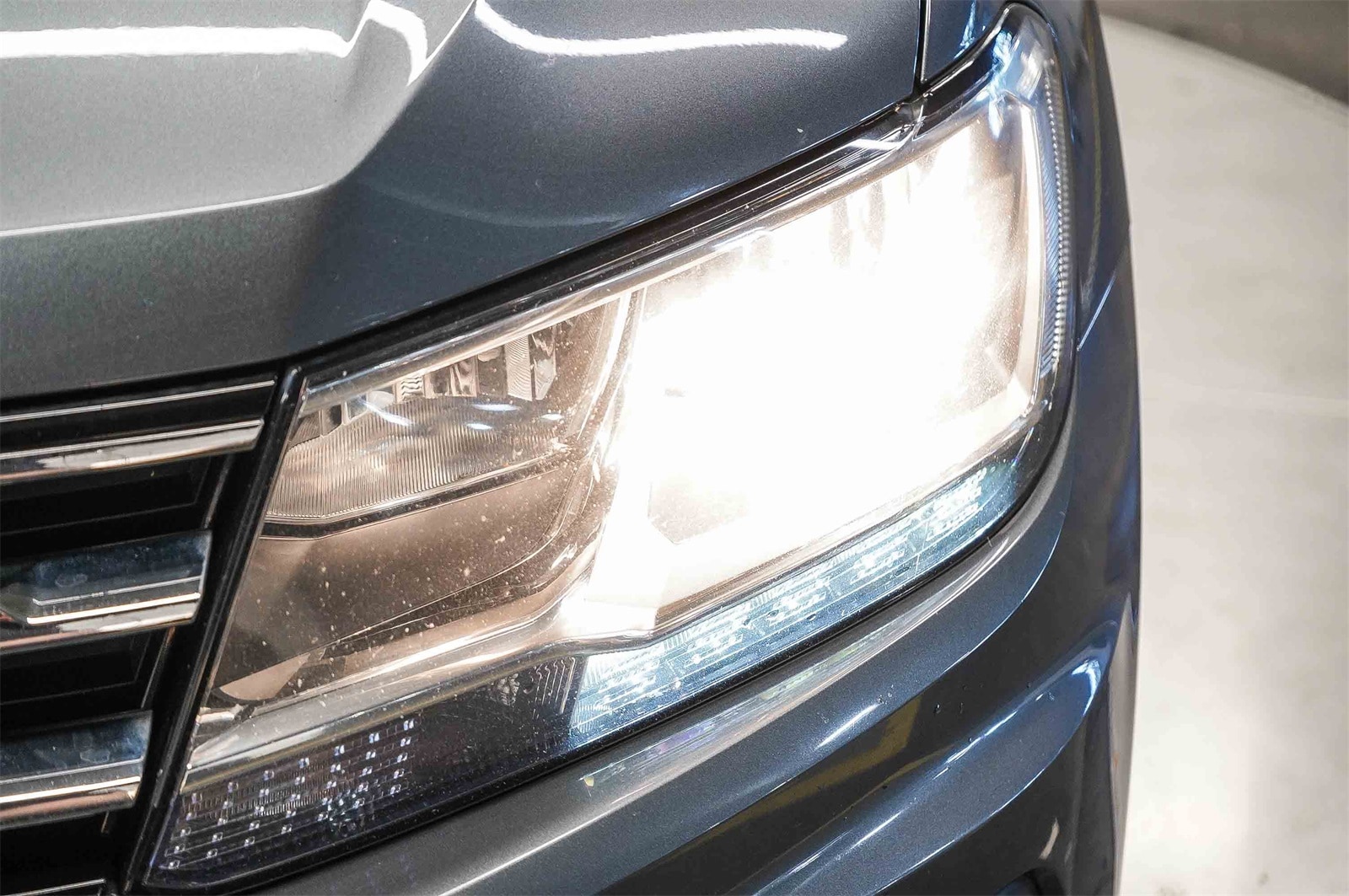 Thumbnail: 2020 Volkswagen Tiguan - 7