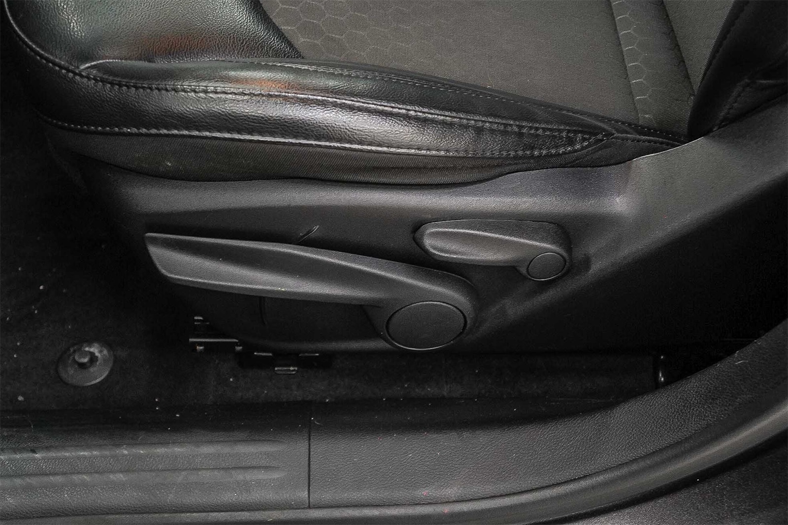 Thumbnail: 2020 Jeep Compass - 23