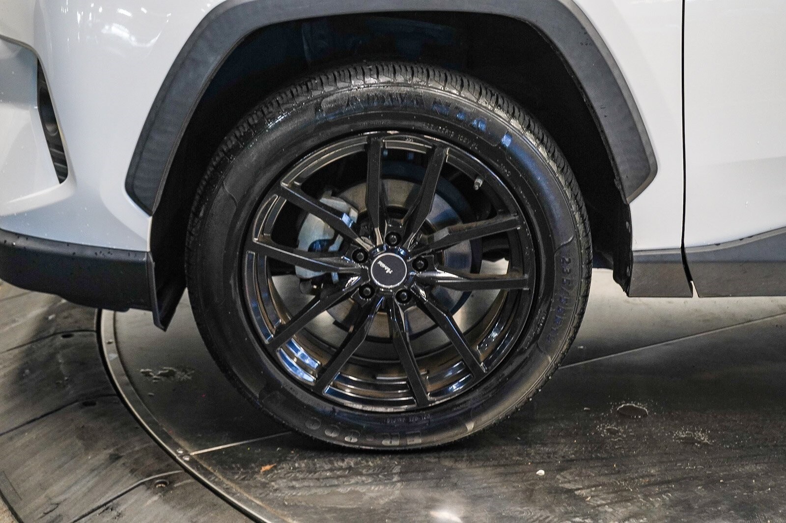 Thumbnail: 2020 Toyota RAV4 - 9