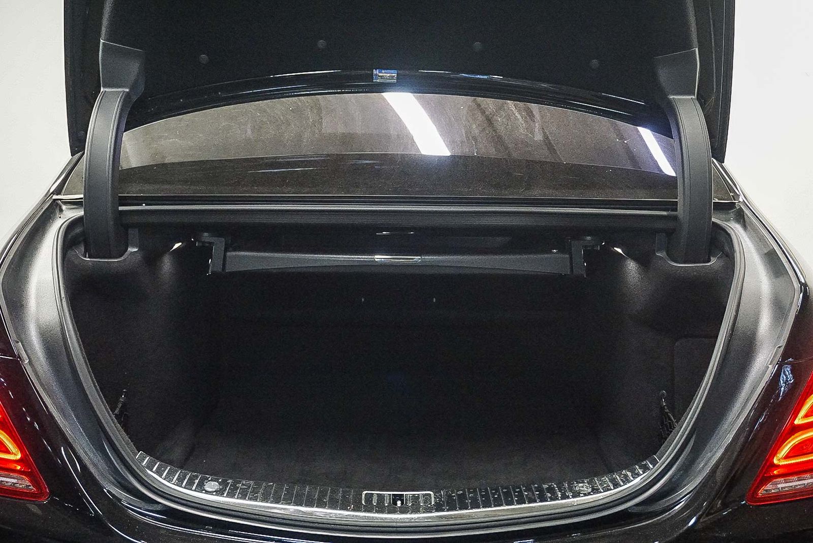 Thumbnail: 2017 Mercedes-Benz S-Class - 27