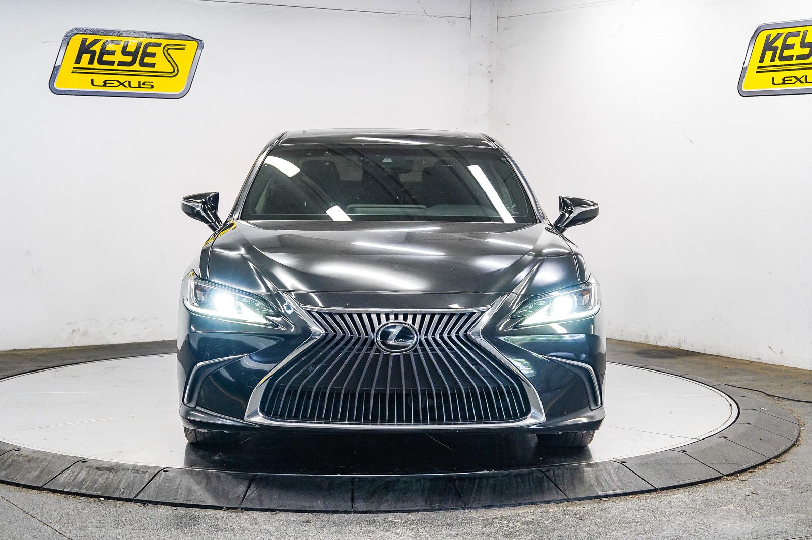 Thumbnail: 2023 Lexus ES - 6
