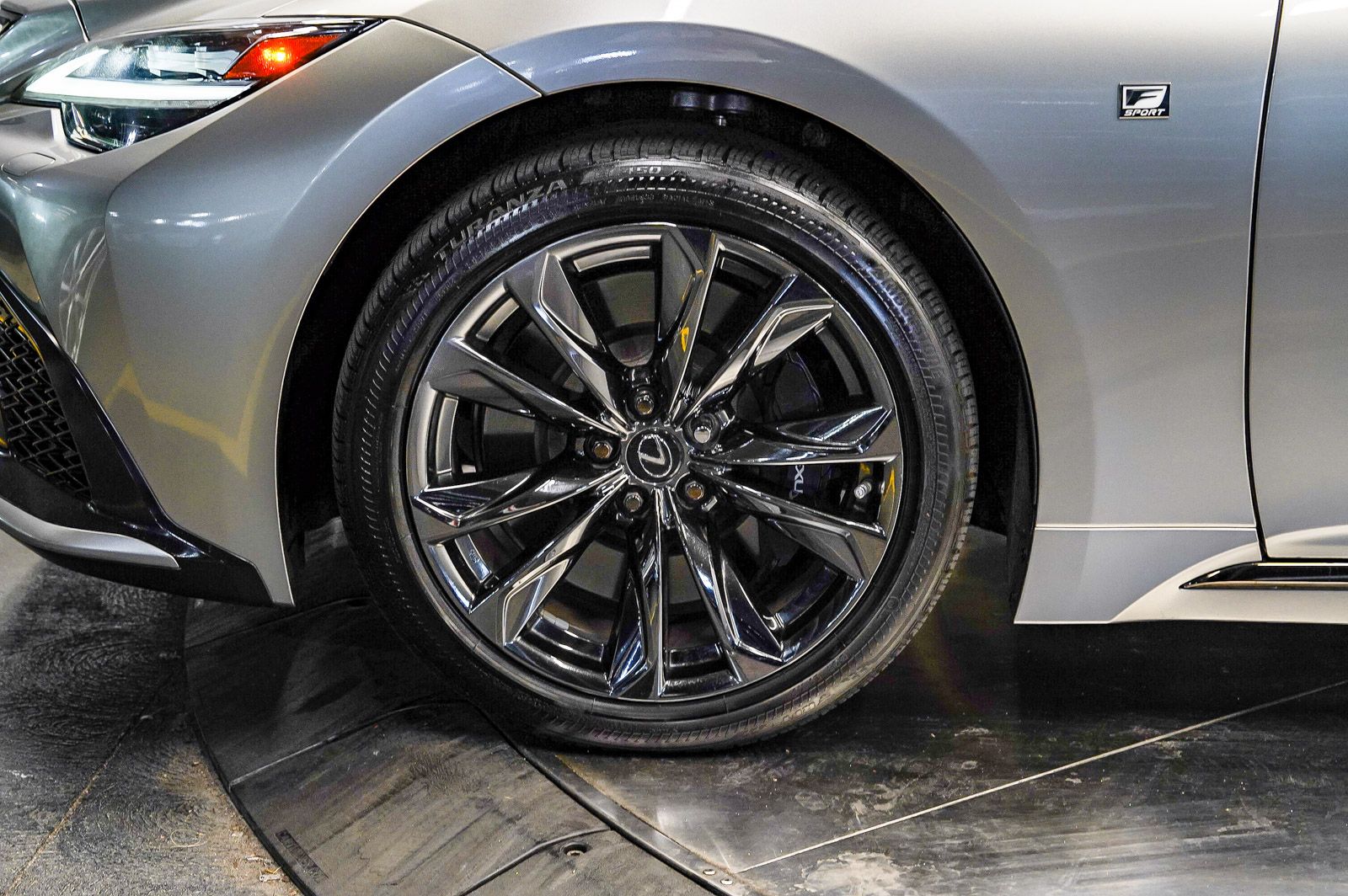 Thumbnail: 2022 Lexus LS - 8