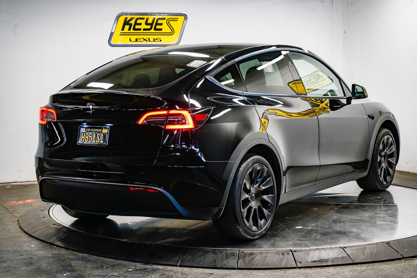 2024 Tesla Model Y photo 4