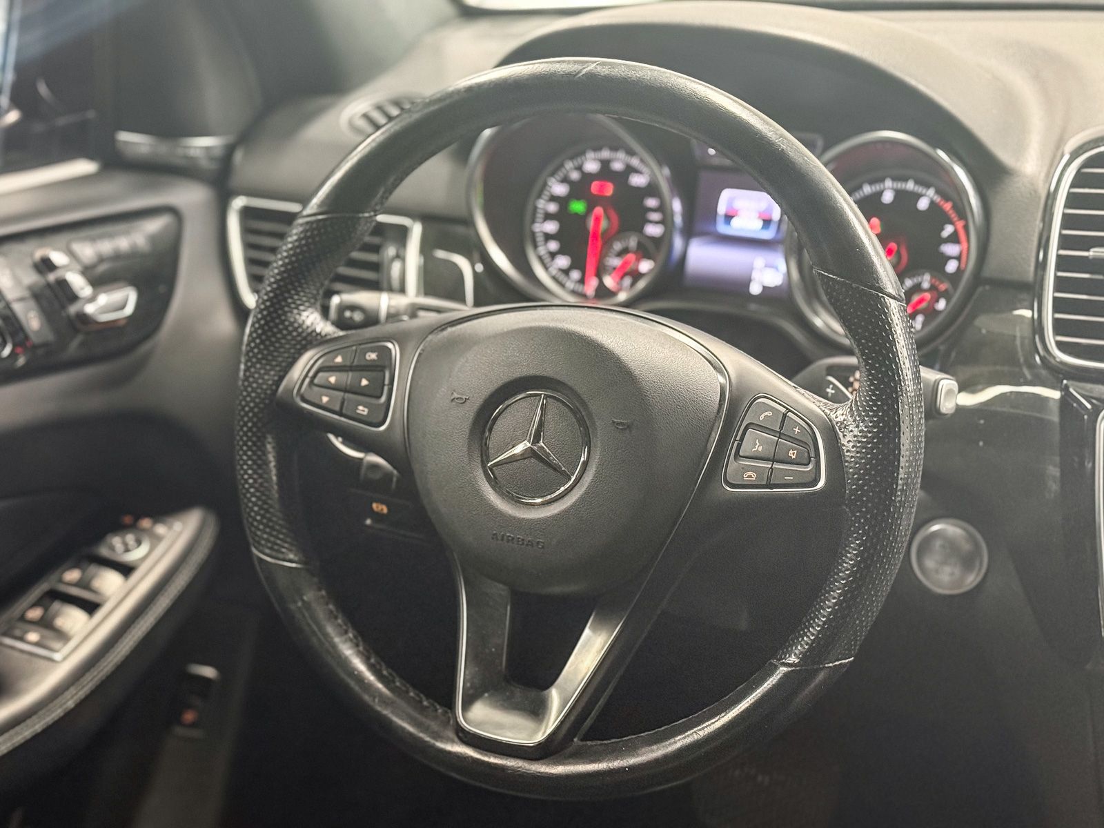 Thumbnail: 2018 Mercedes-Benz GLE - 15