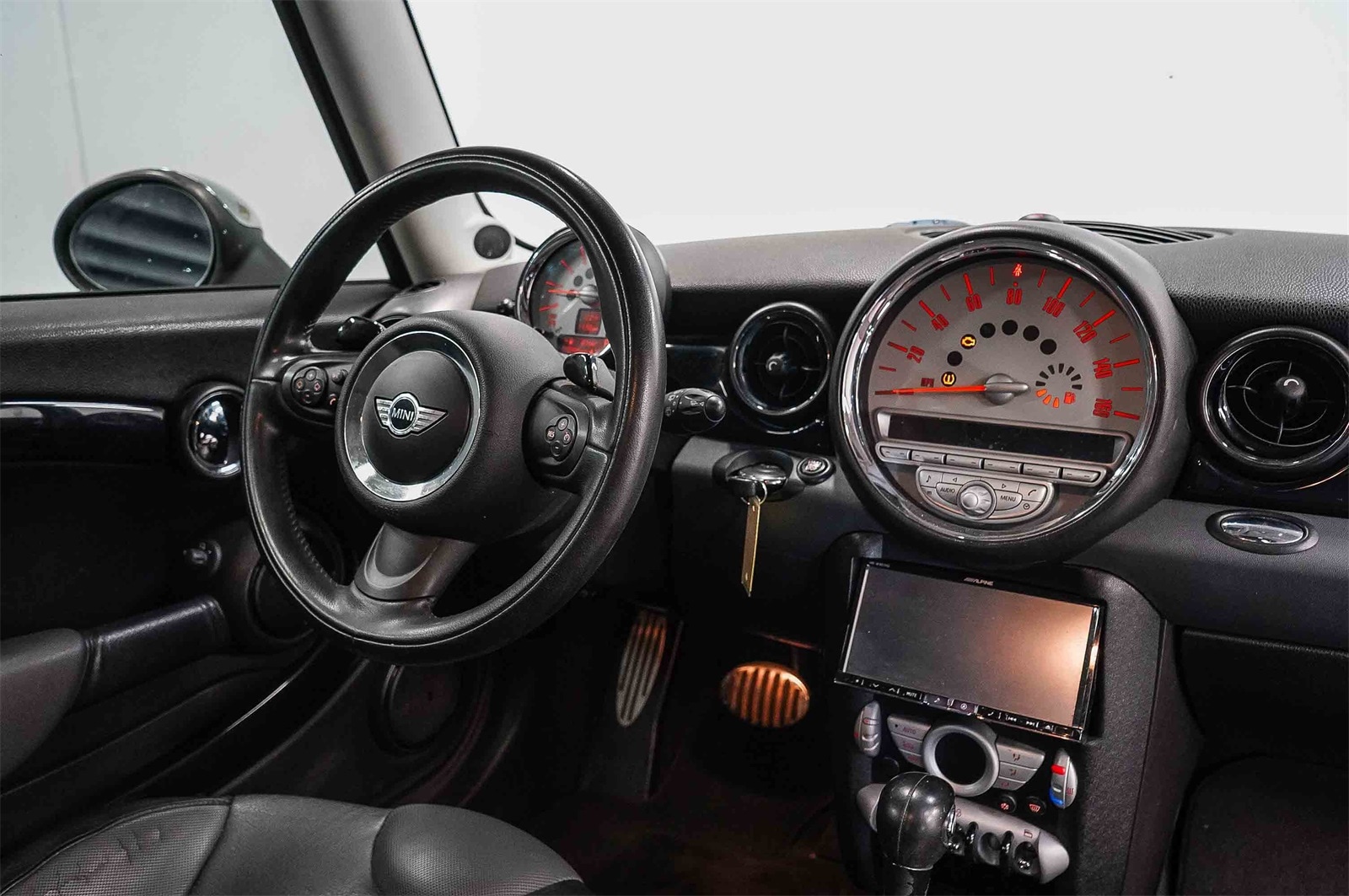 Thumbnail: 2009 MINI Cooper Hardtop - 12